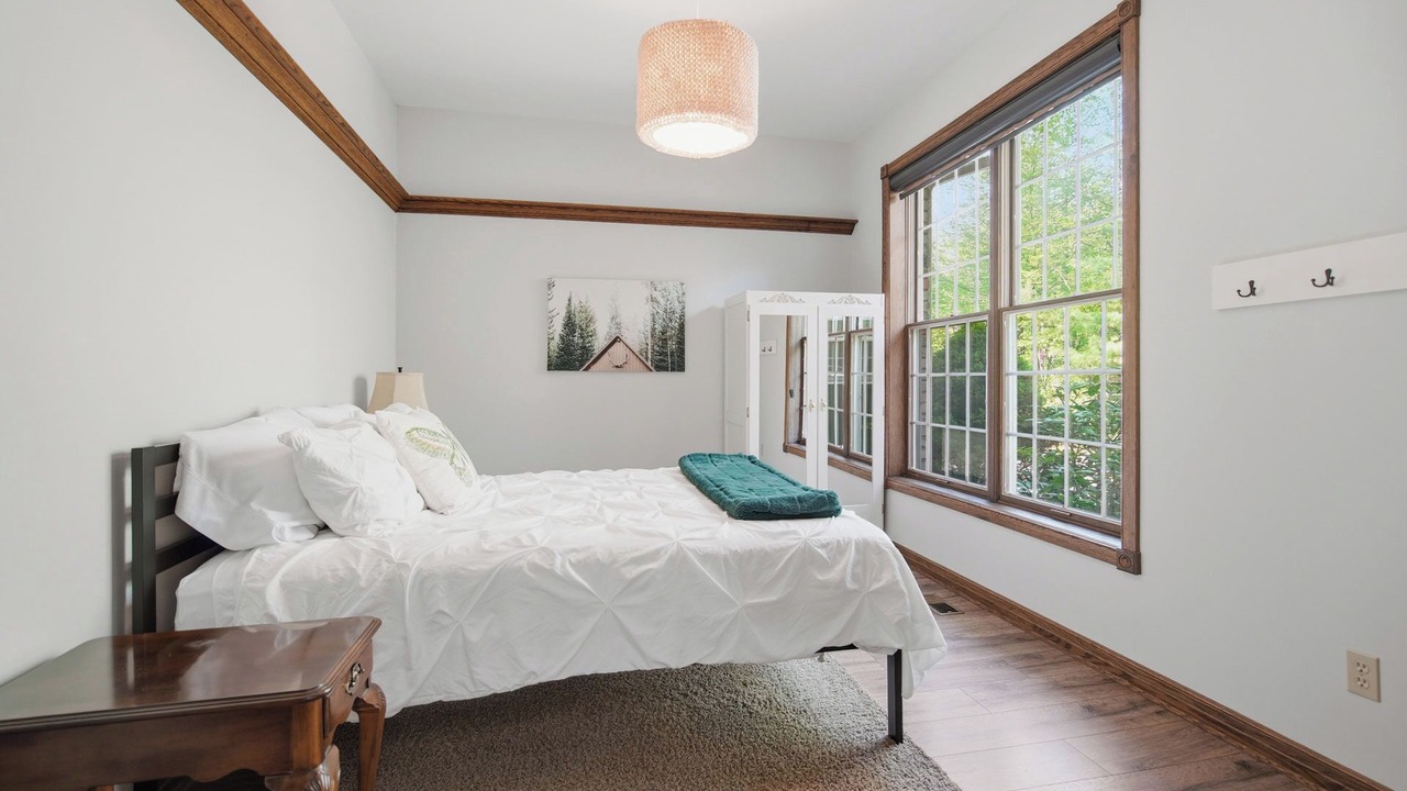 Photo of Bedroom in Grand Bend