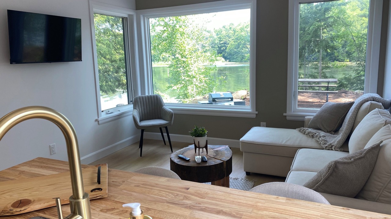 Photo of Livingroom in Seeleys Bay