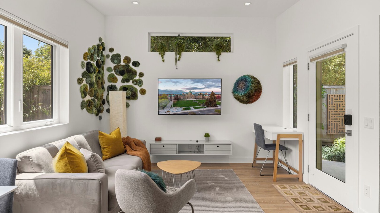 Photo of Livingroom in Cordova Bay