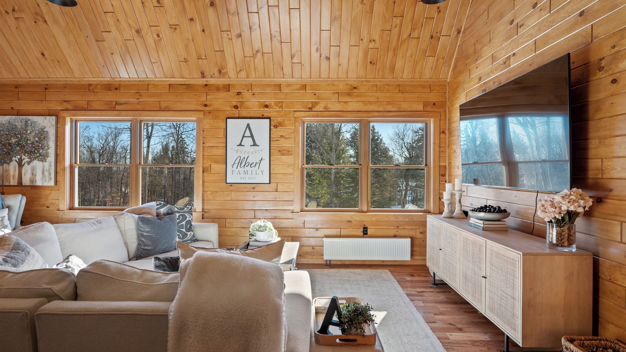 Photo of Livingroom in Island Falls