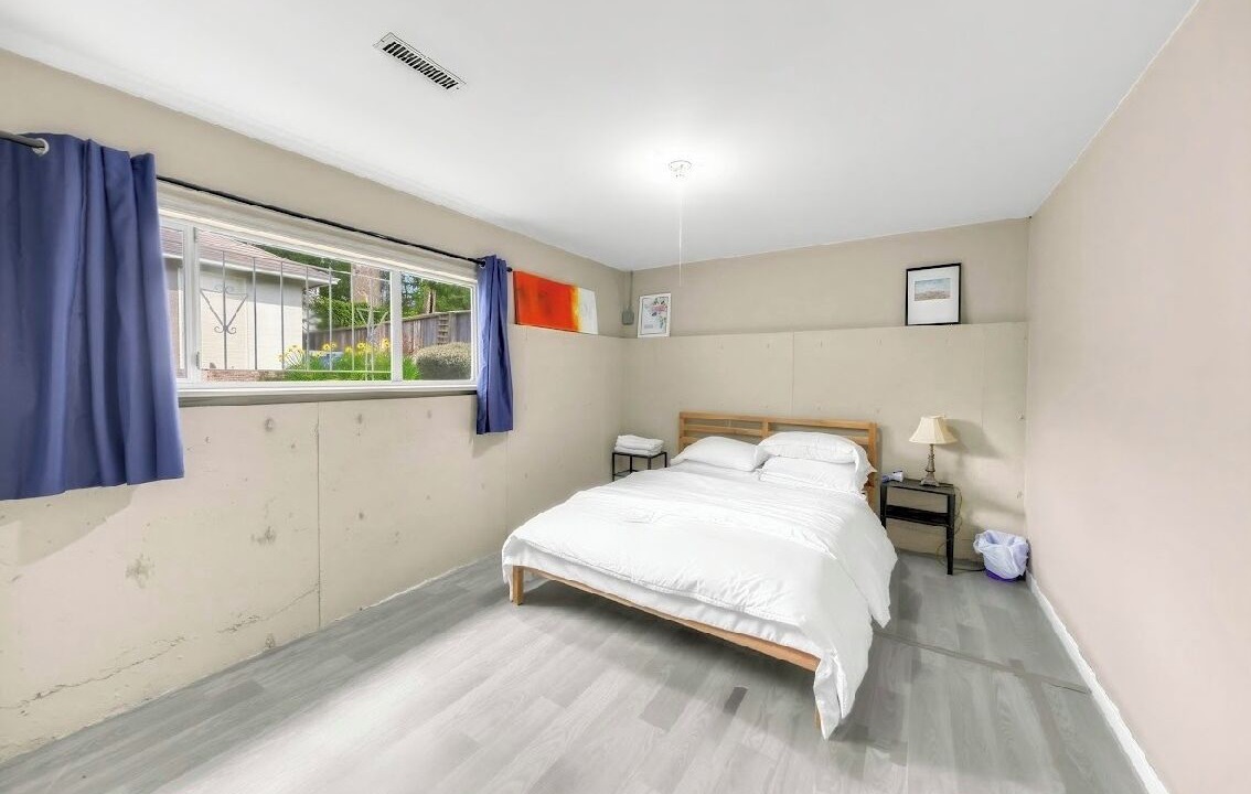 Photo of Bedroom in Delta