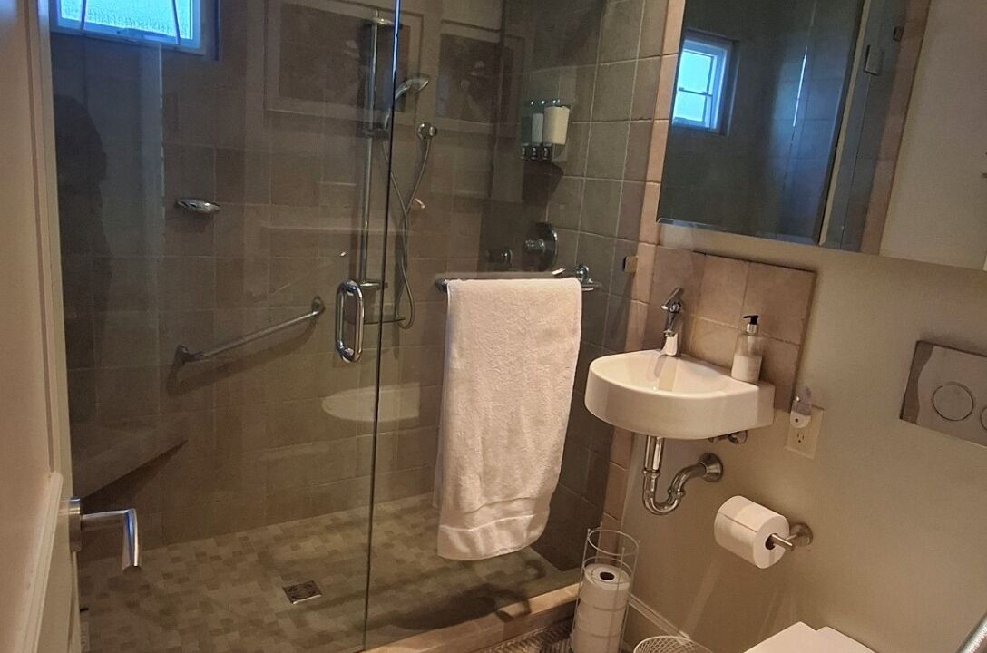 Photo of Bathroom in James Bay
