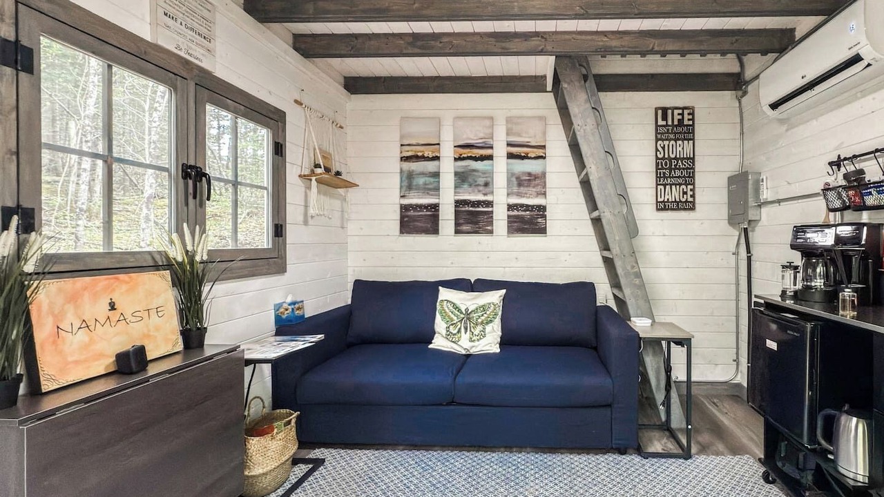 Photo of Livingroom in East Hants