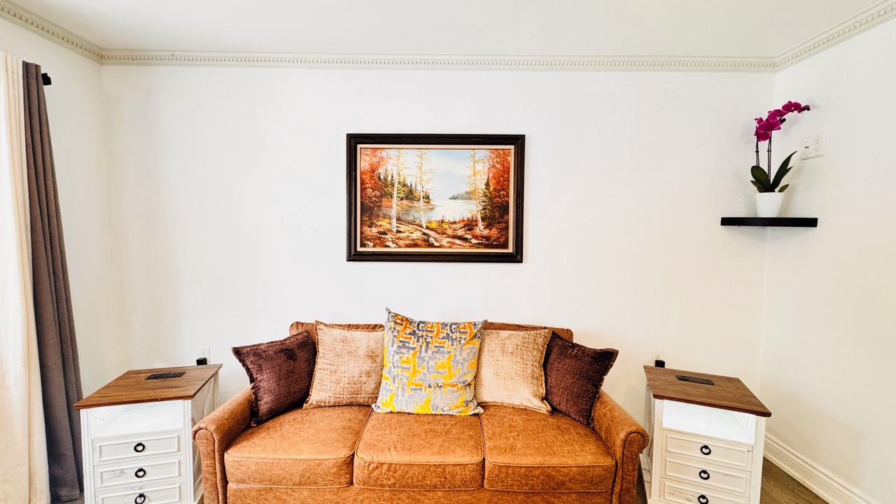 Photo of Livingroom in Durham Region