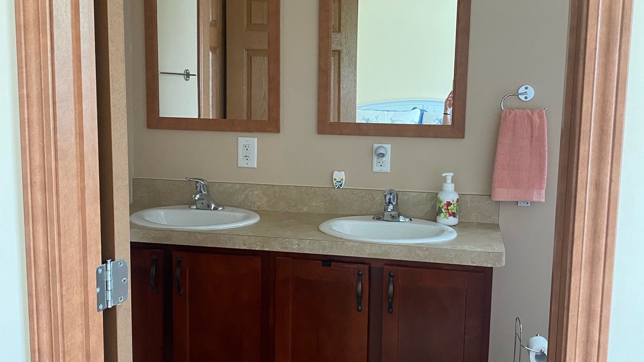 Photo of Bathroom in Georgina