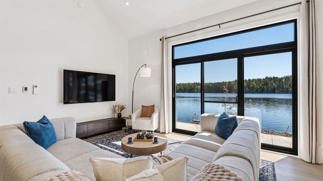 Photo of Livingroom in Lunenburg County