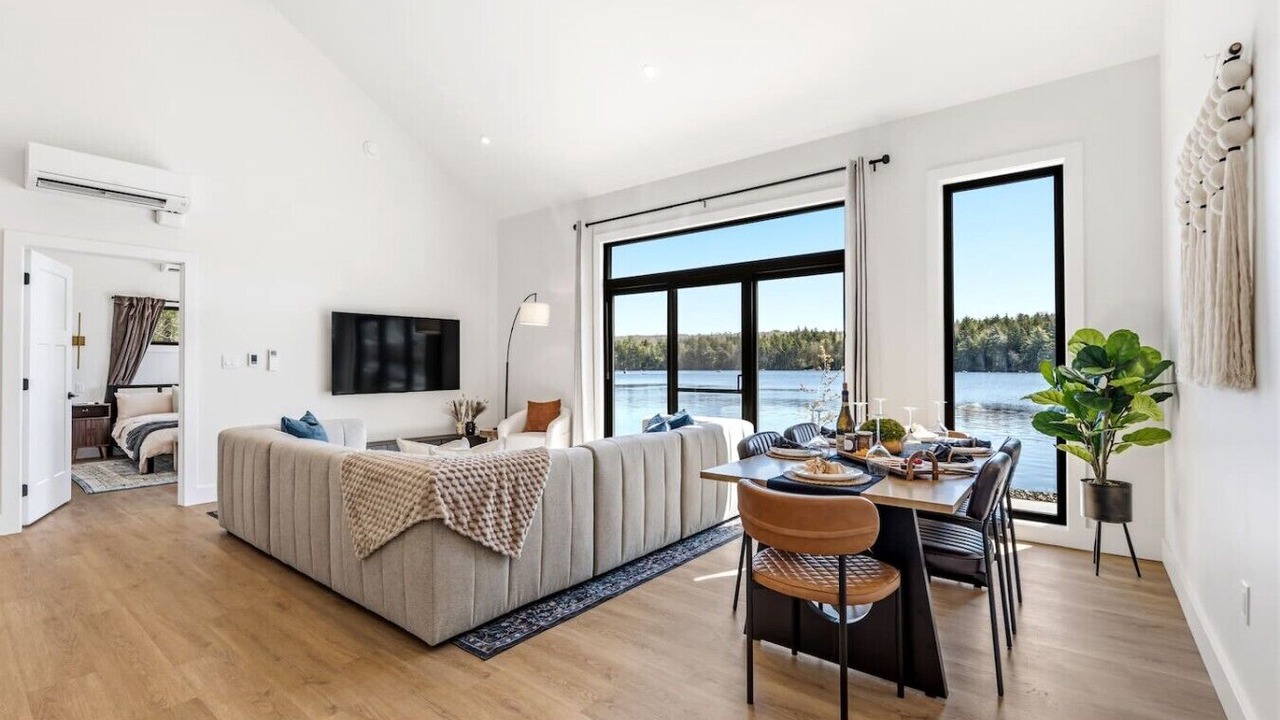 Photo of Livingroom in Lunenburg County
