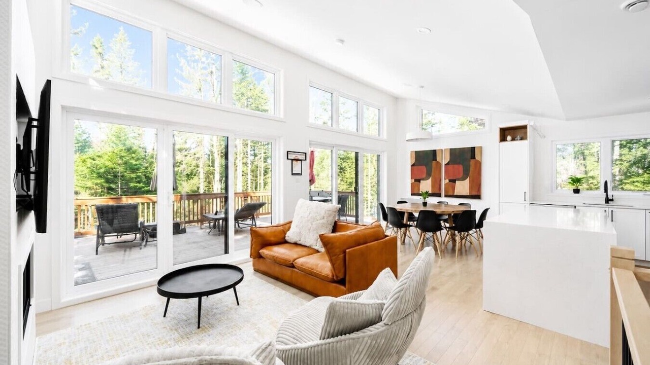 Photo of Livingroom in Lac-Swell