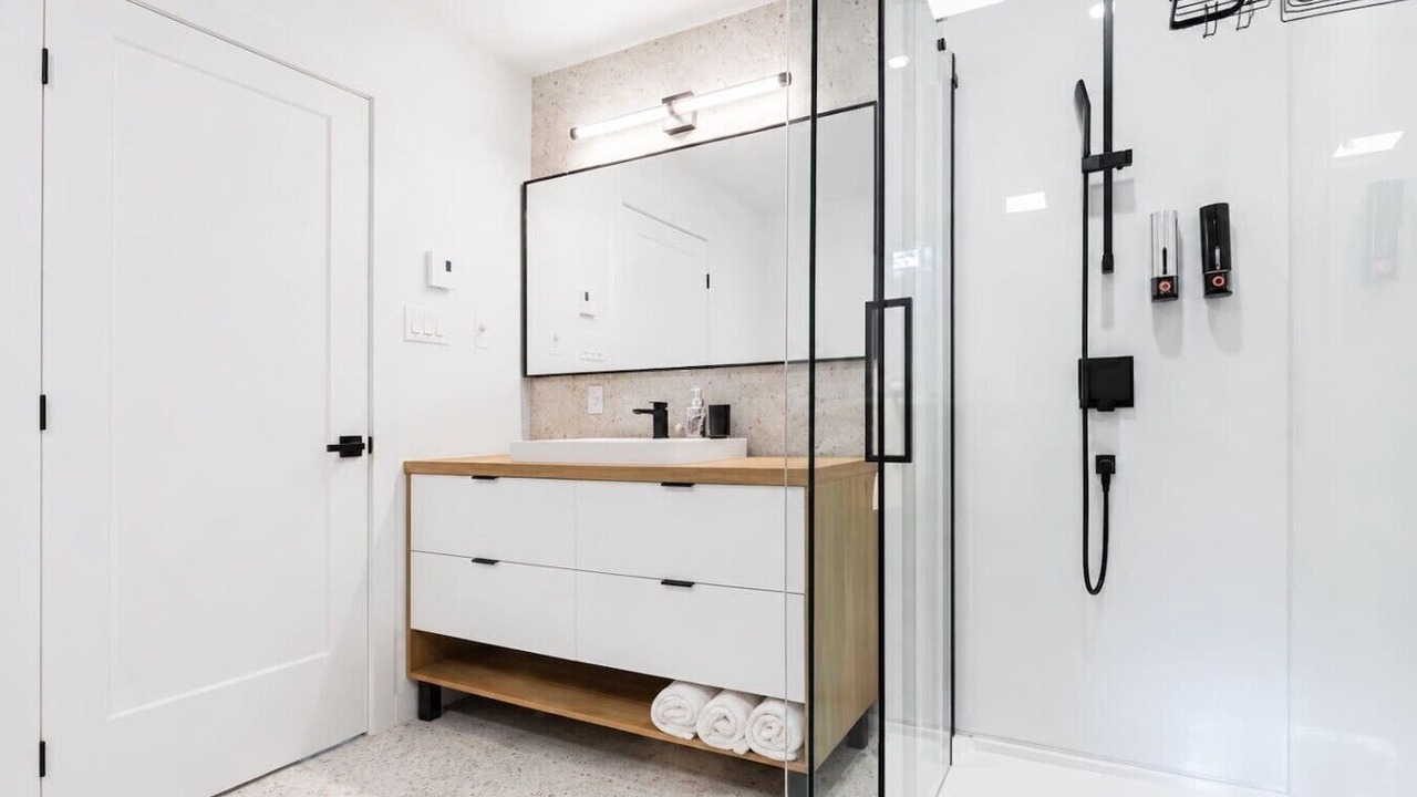Photo of Bathroom in Lac-Swell