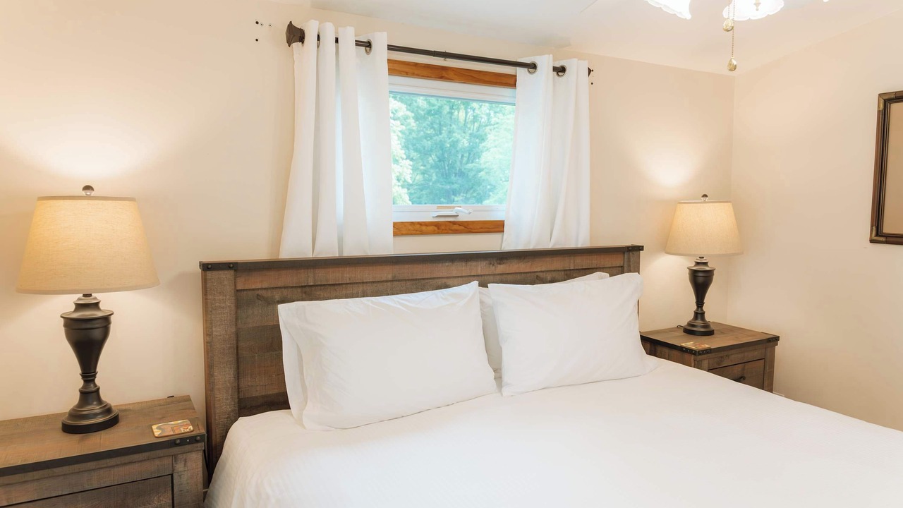 Photo of Bedroom in Town of Benton