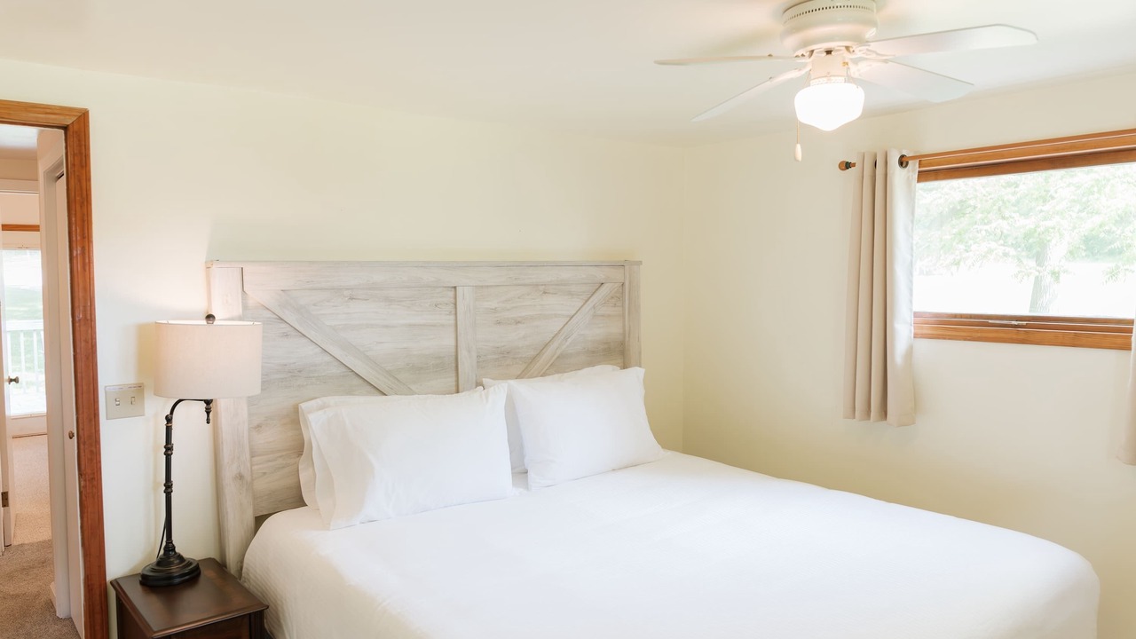 Photo of Bedroom in Town of Benton