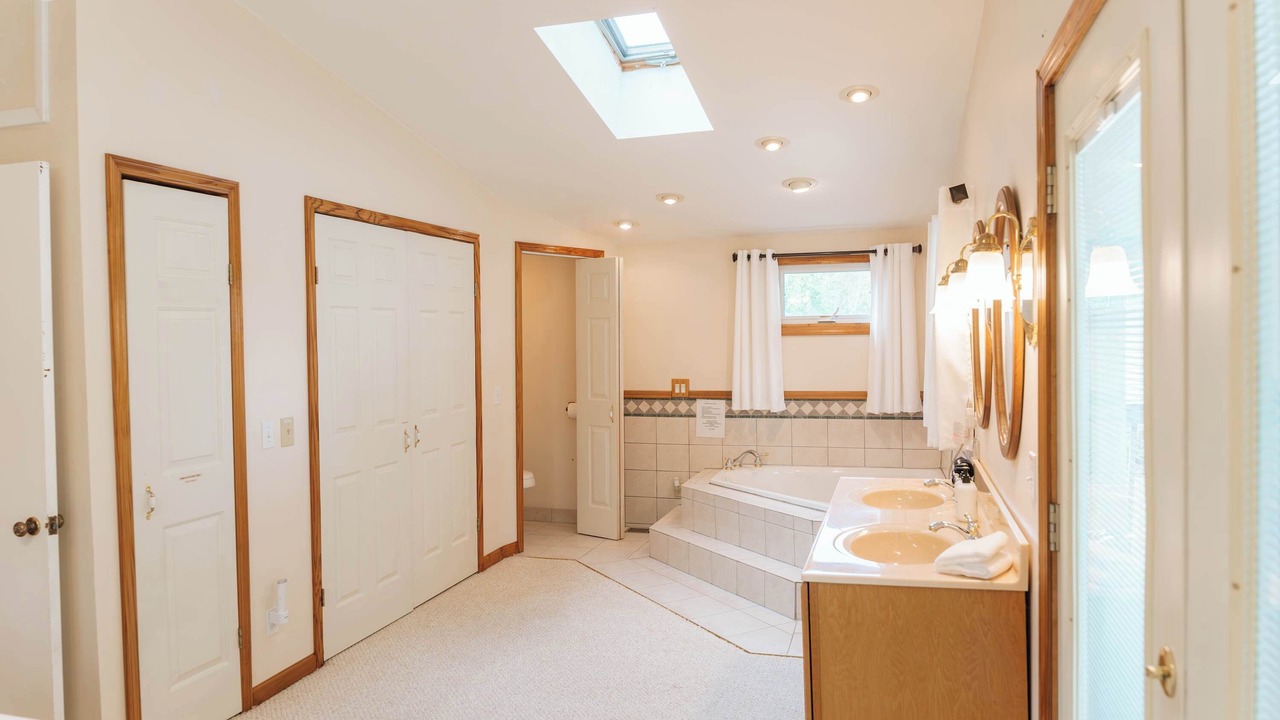 Photo of Bathroom in Town of Benton