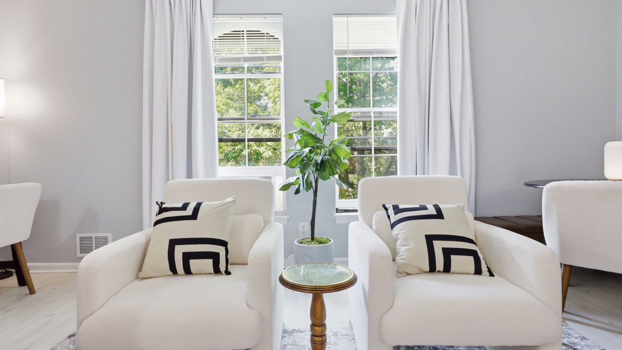 Photo of Livingroom in Corn Hill