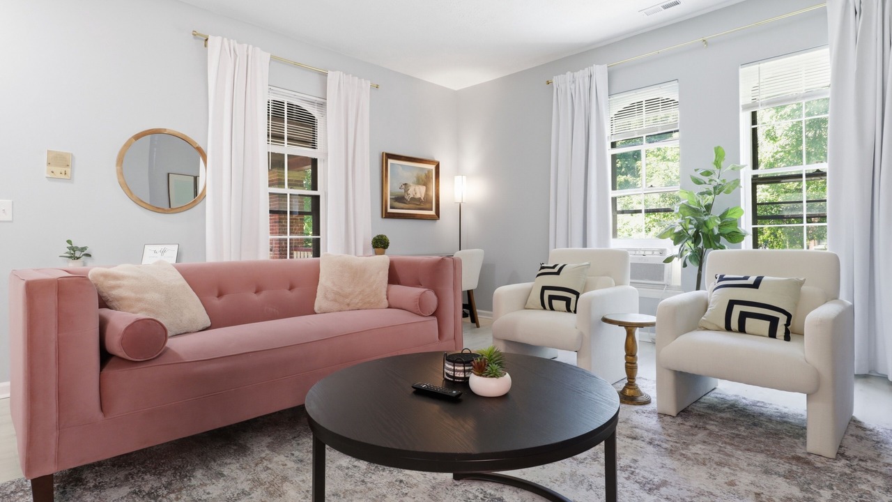 Photo of Livingroom in Corn Hill
