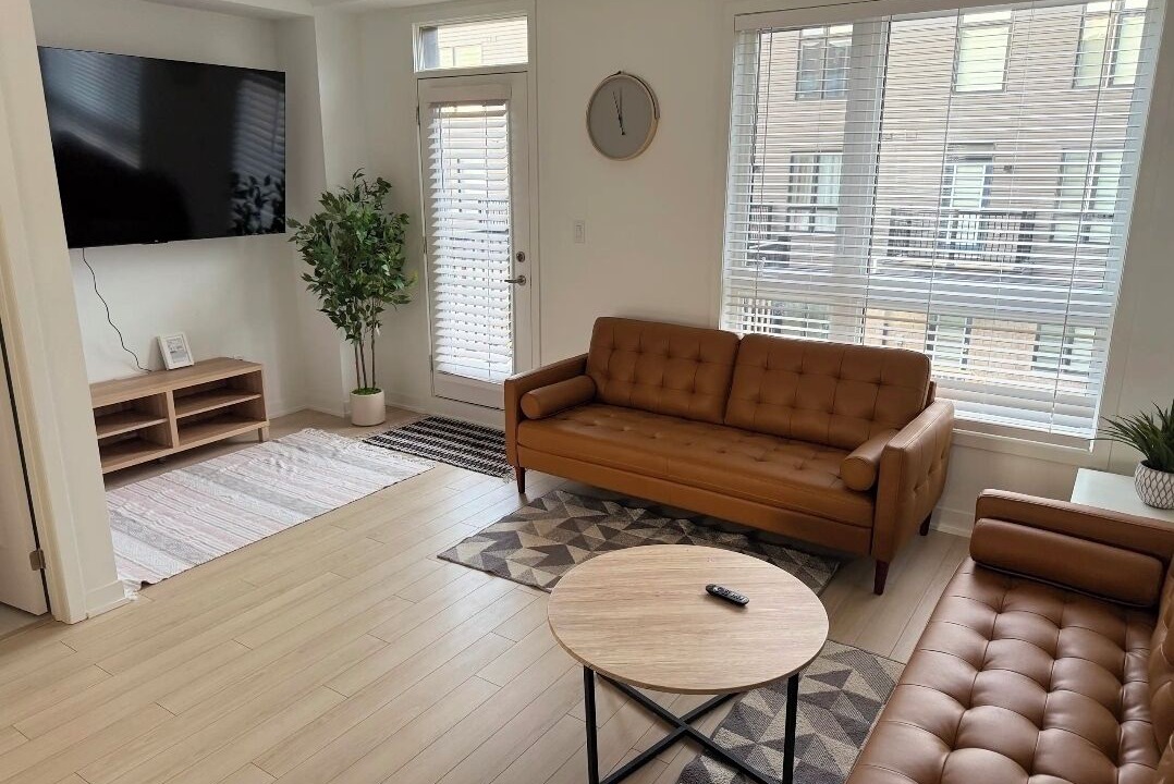 Photo of Livingroom in Ajax
