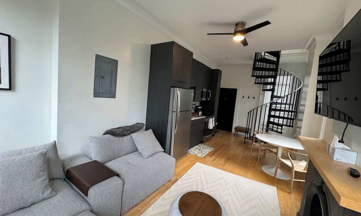 Photo of Livingroom in Corn Hill