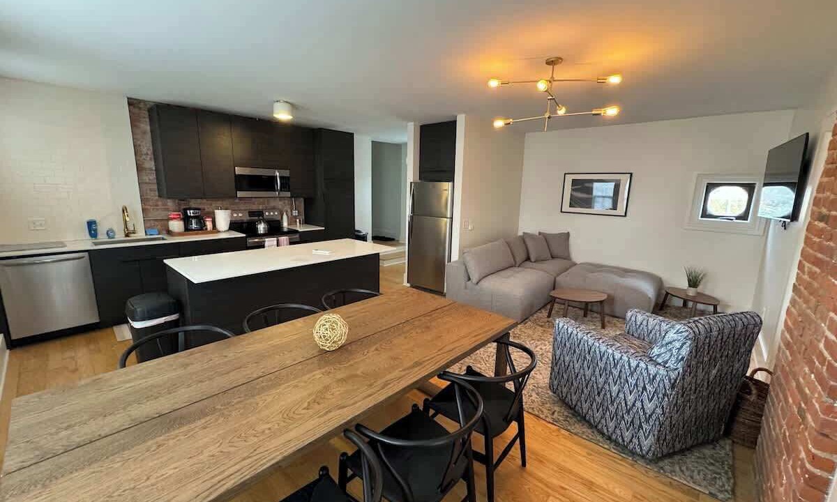 Photo of Livingroom in Corn Hill
