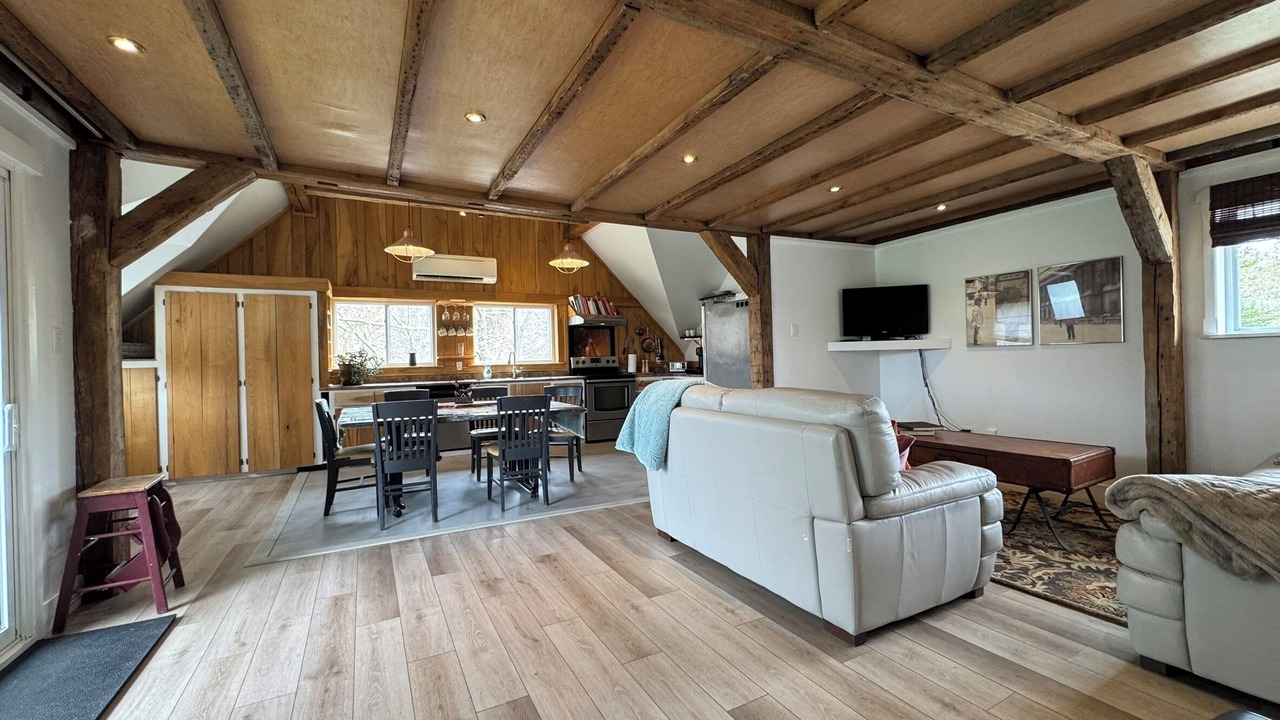Photo of Livingroom in East Hants