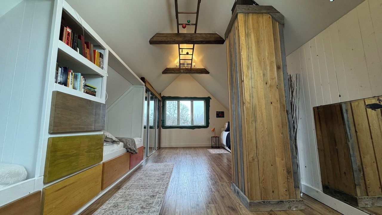 Photo of Bedroom in East Hants