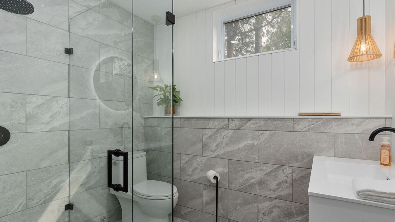 Photo of Bathroom in Oro-Medonte