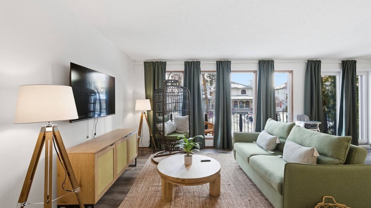 Photo of Livingroom in Southeast Edmonton