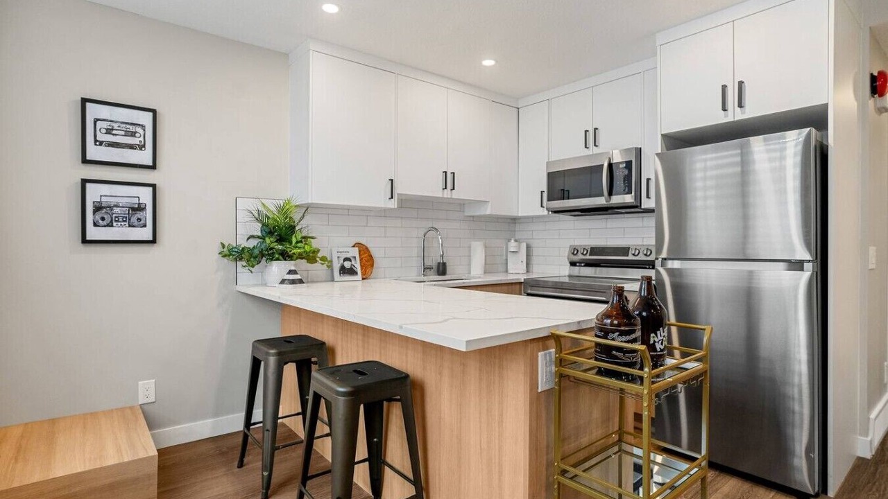 Photo of Kitchen in Banff Trail