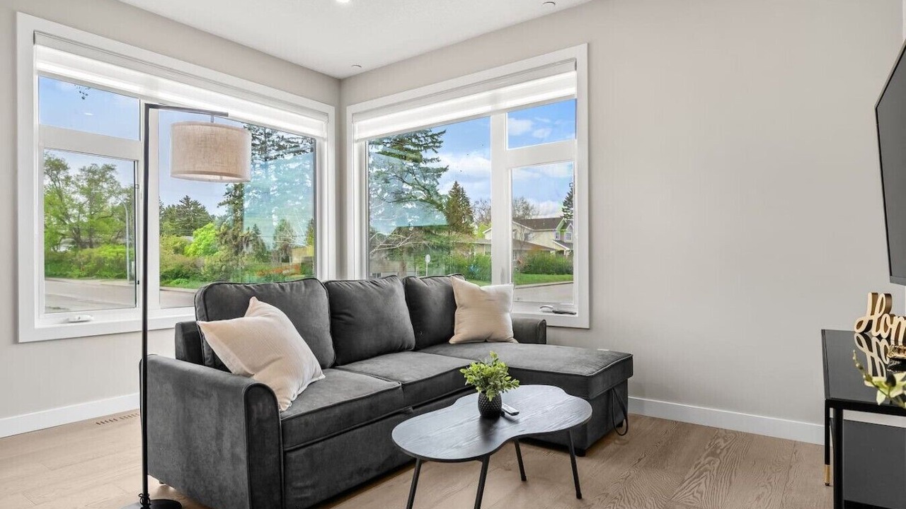 Photo of Livingroom in Banff Trail