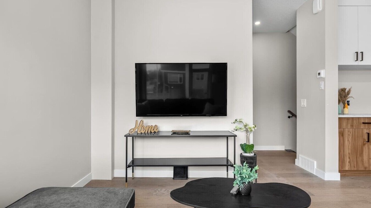 Photo of Livingroom in Banff Trail