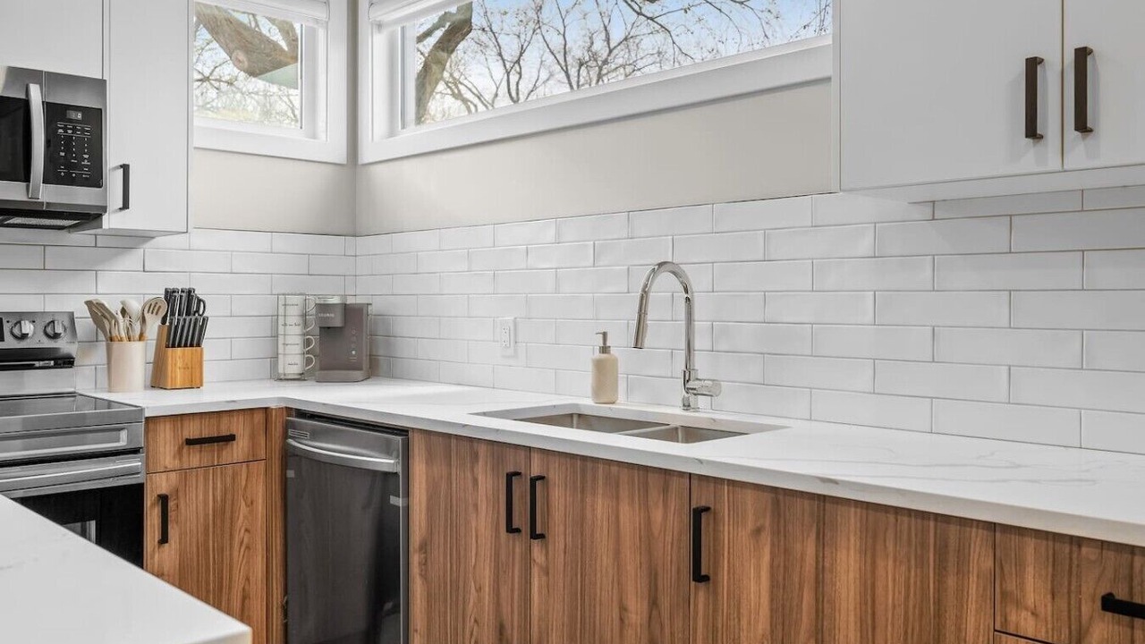 Photo of Kitchen in Banff Trail