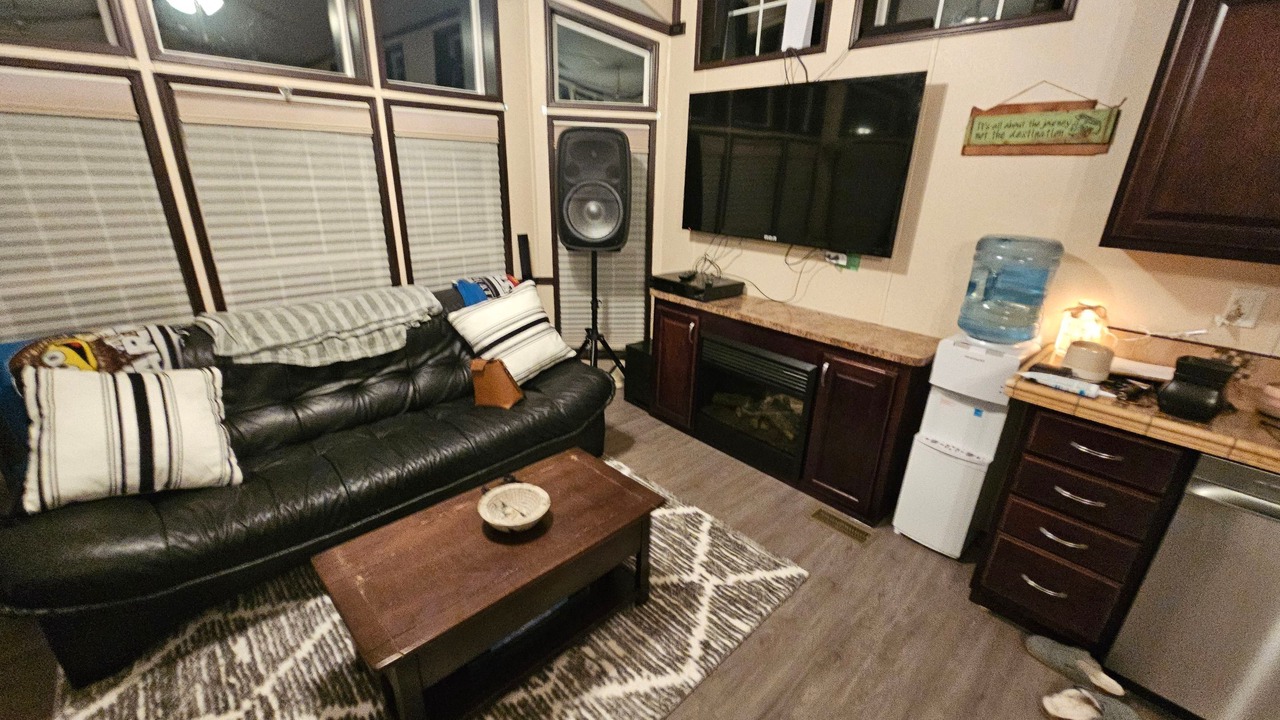 Photo of Livingroom in Entwistle