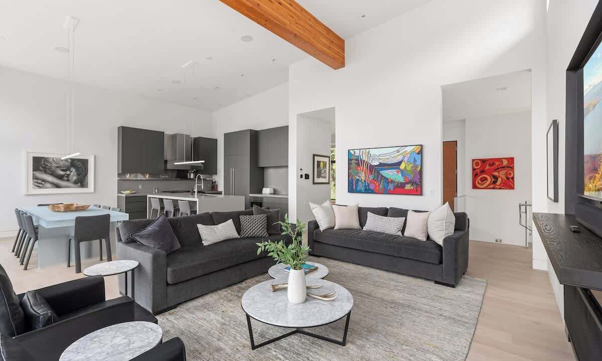 Photo of Livingroom in Whistler Creekside