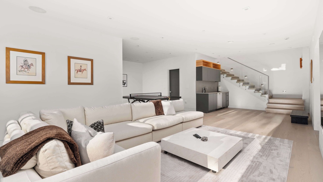 Photo of Livingroom in Whistler Creekside