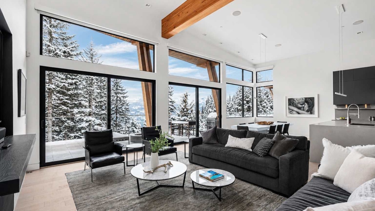 Photo of Livingroom in Whistler Creekside