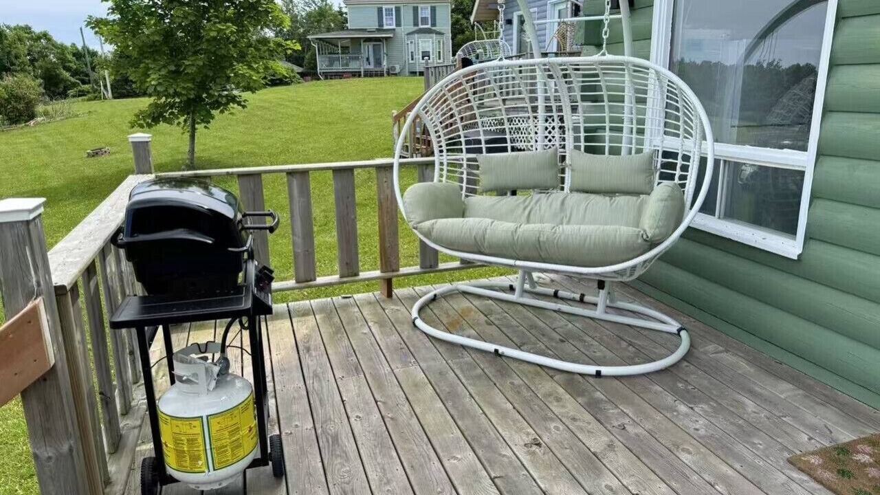 Photo of Outdoor in Commercial Cross