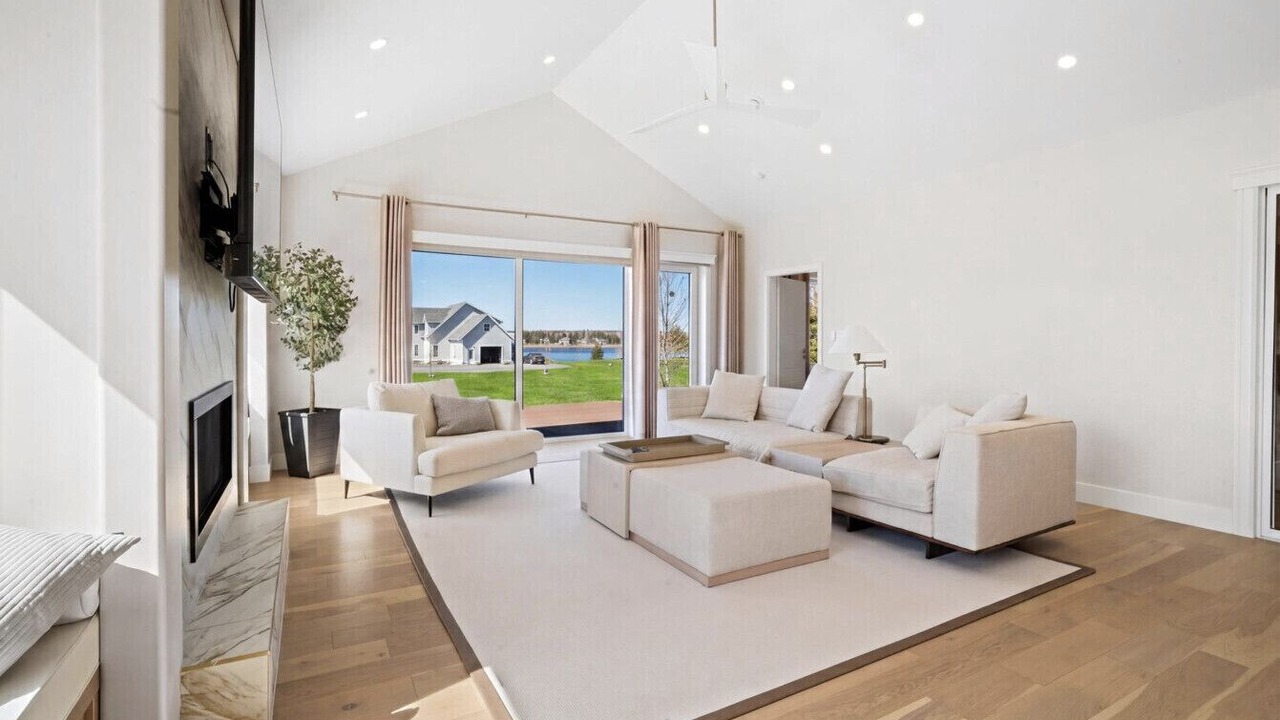 Photo of Livingroom in Montague
