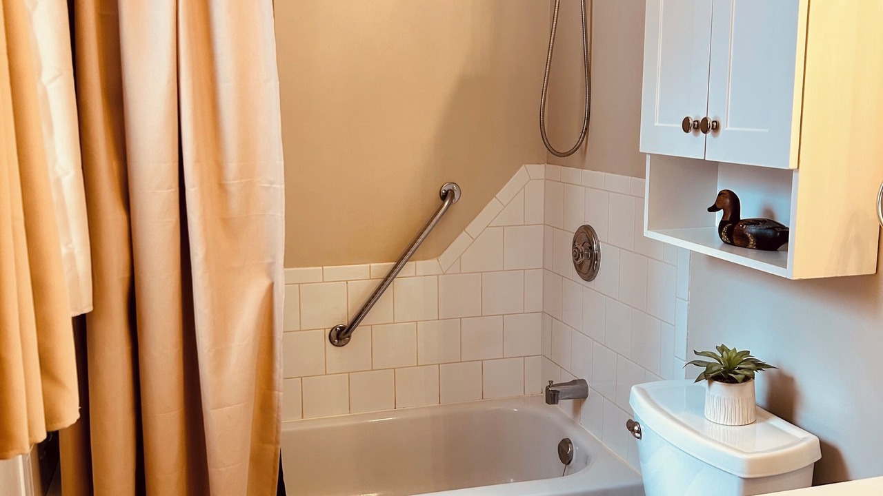Photo of Bathroom in Chisholm