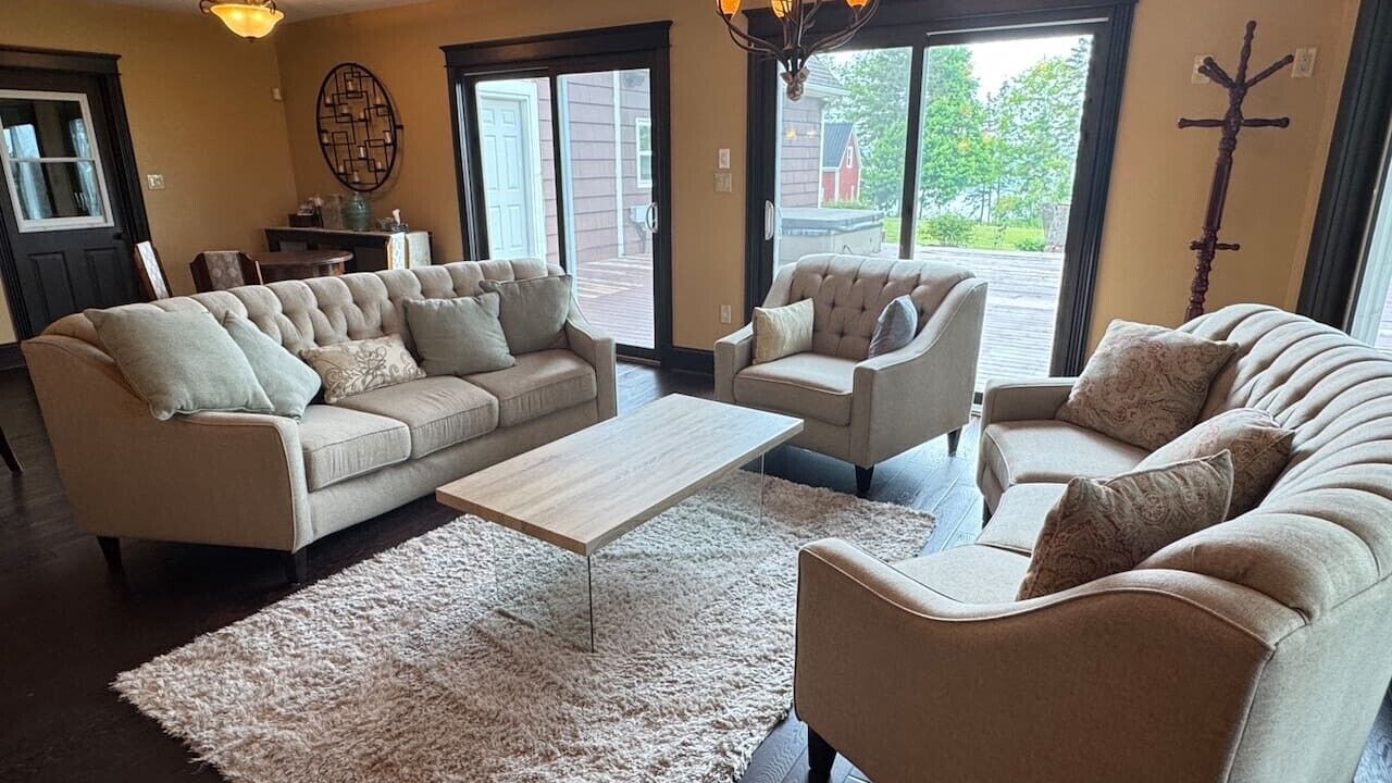 Photo of Livingroom in Montague