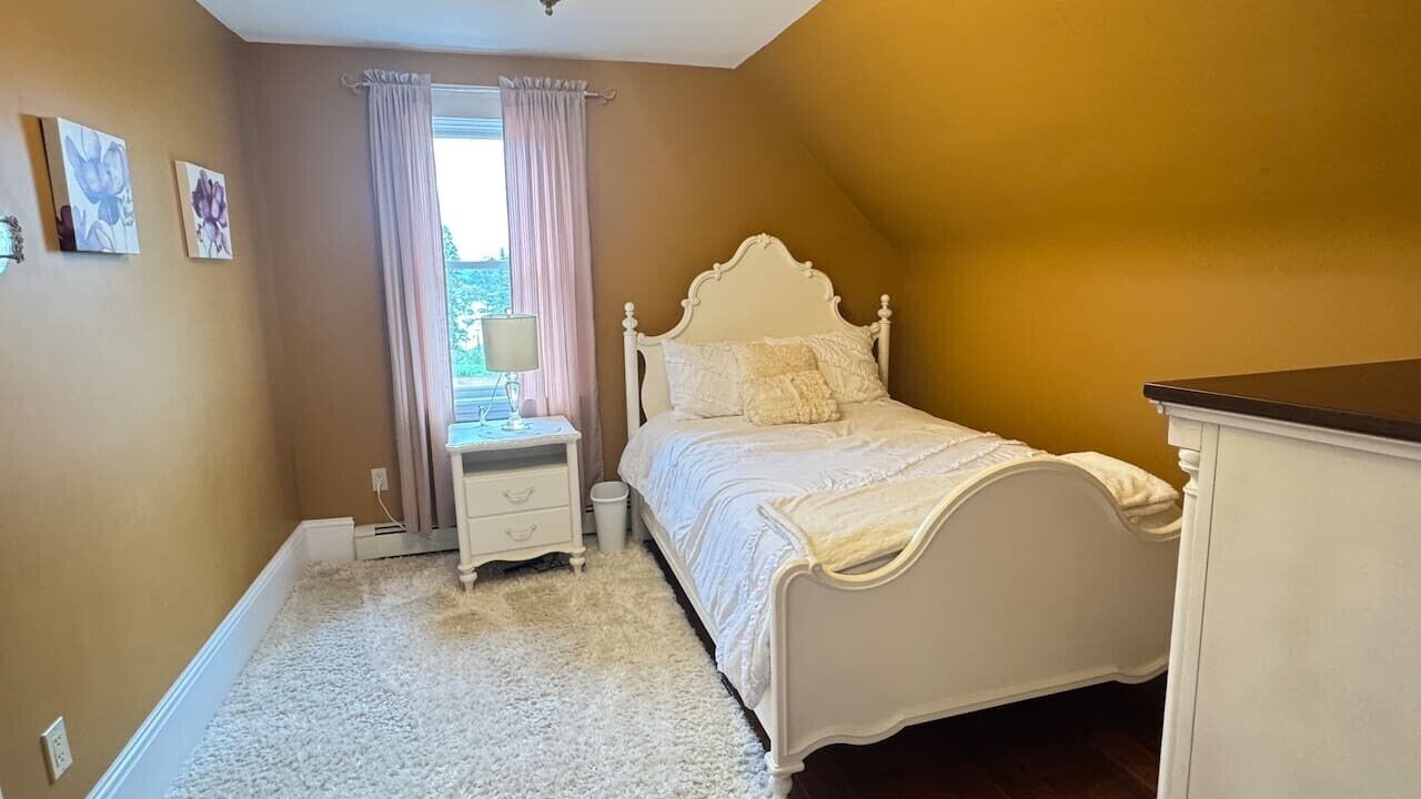 Photo of Bedroom in Montague