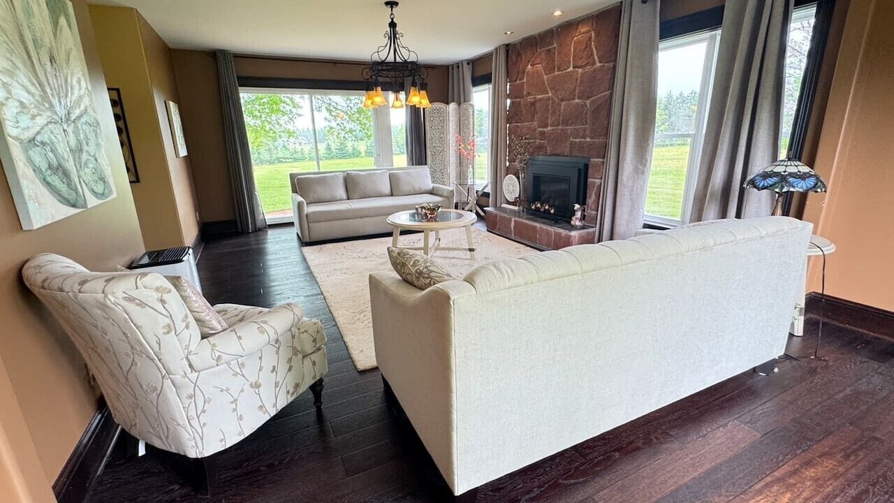 Photo of Livingroom in Montague