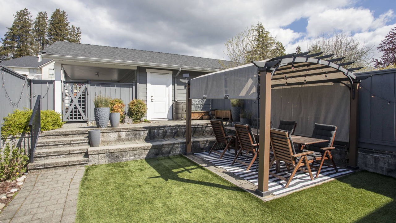 Photo of Outdoor in Central Lonsdale
