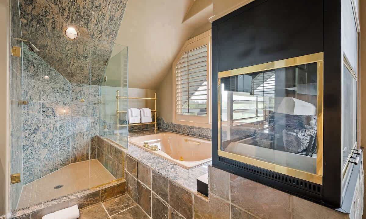 Photo of Bathroom in Blueberry Hill