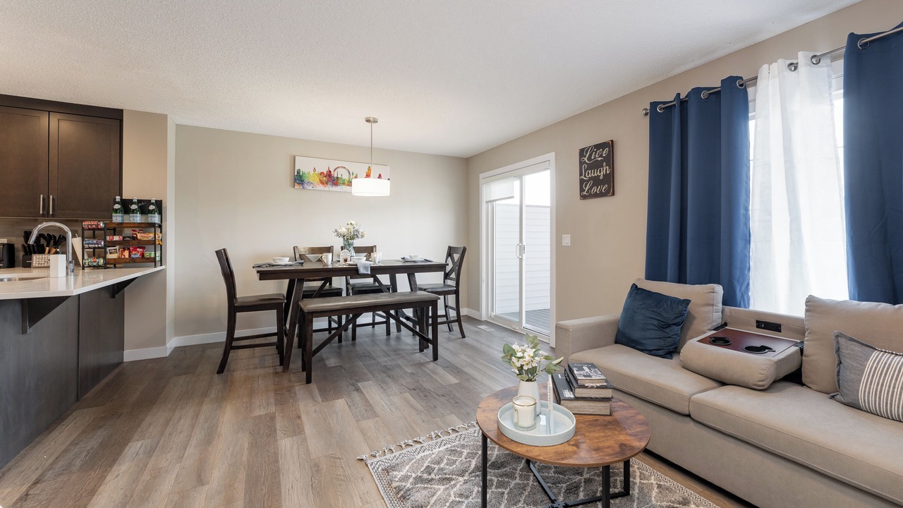 Photo of Livingroom in Leduc