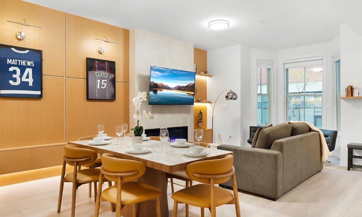 Photo of Livingroom in Toronto Entertainment District