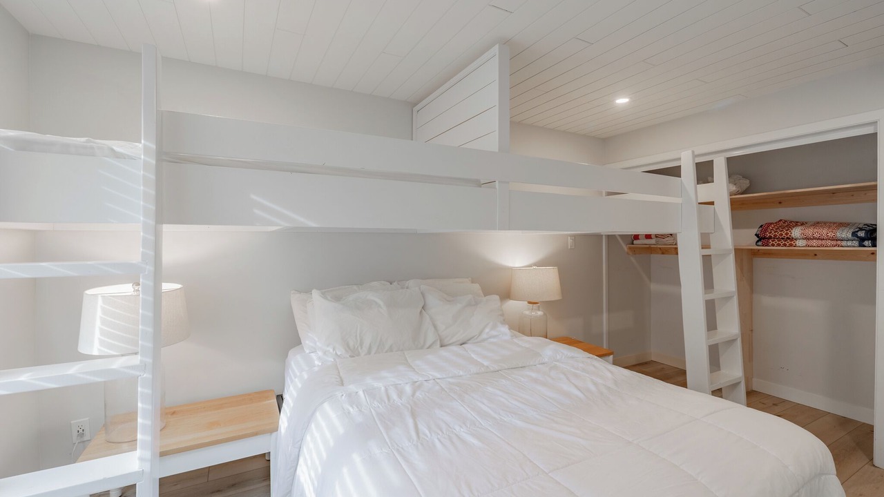 Photo of Bedroom in Panorama