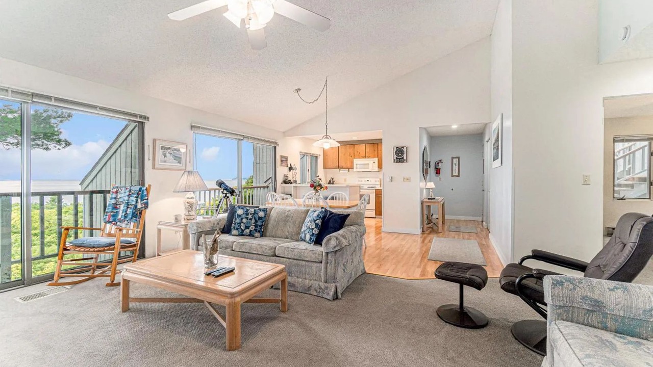 Photo of Livingroom in Maple City