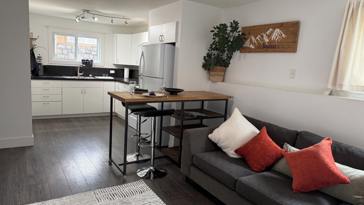 Photo of Livingroom in Smithers