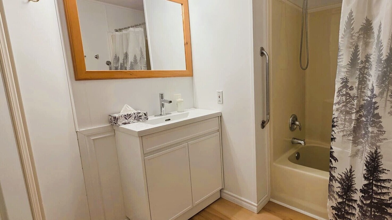 Photo of Bathroom in Boularderie