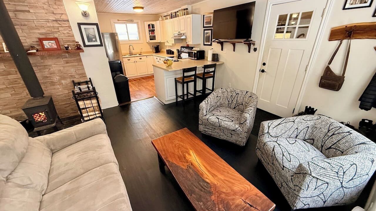 Photo of Livingroom in Bracebridge