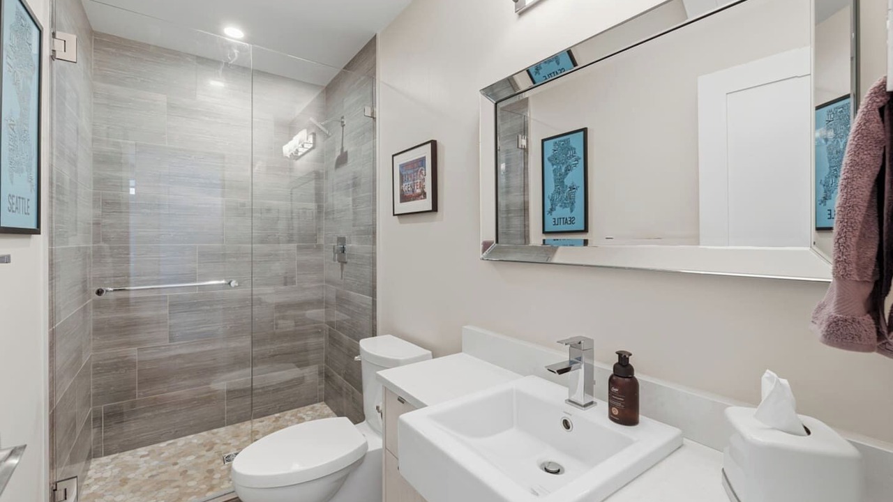 Photo of Bathroom in Upper Lonsdale