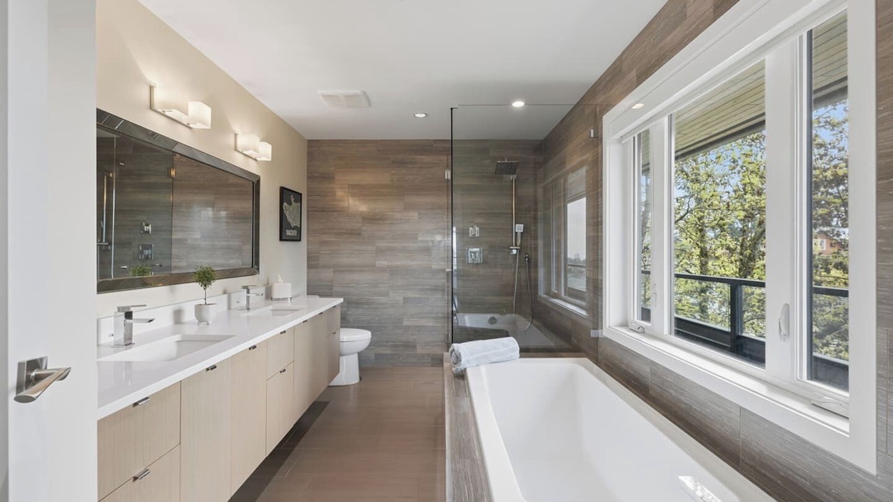 Photo of Bathroom in Upper Lonsdale